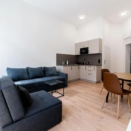 Appartement Old Town Bright & Dark *