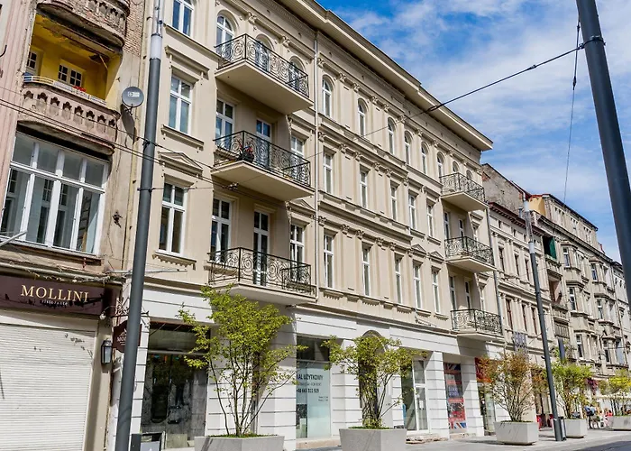 Old Town Bright & Dark Апартаменты Познань