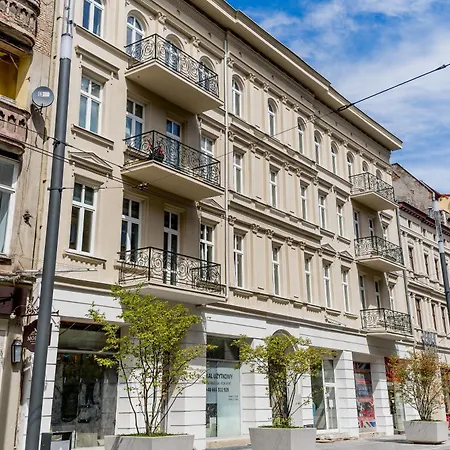 Old Town Bright & Dark شقة بوزنان