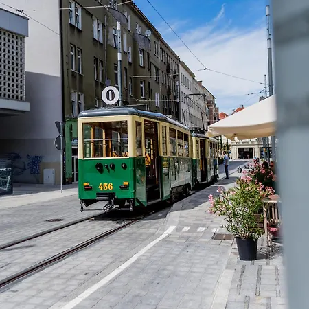 شقة Old Town Bright & Dark *