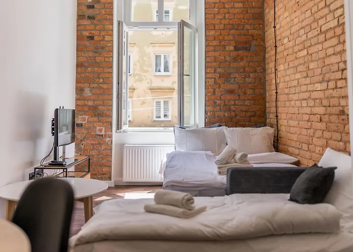 Old Town Bright & Dark بوزنان