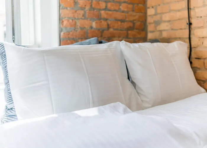 Old Town Bright & Dark شقة